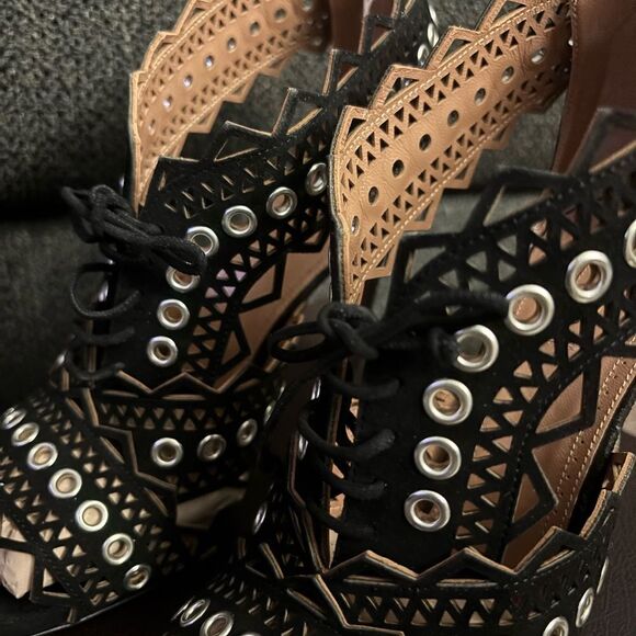 Alaia Suede Heels 41 - Picture 7 of 11